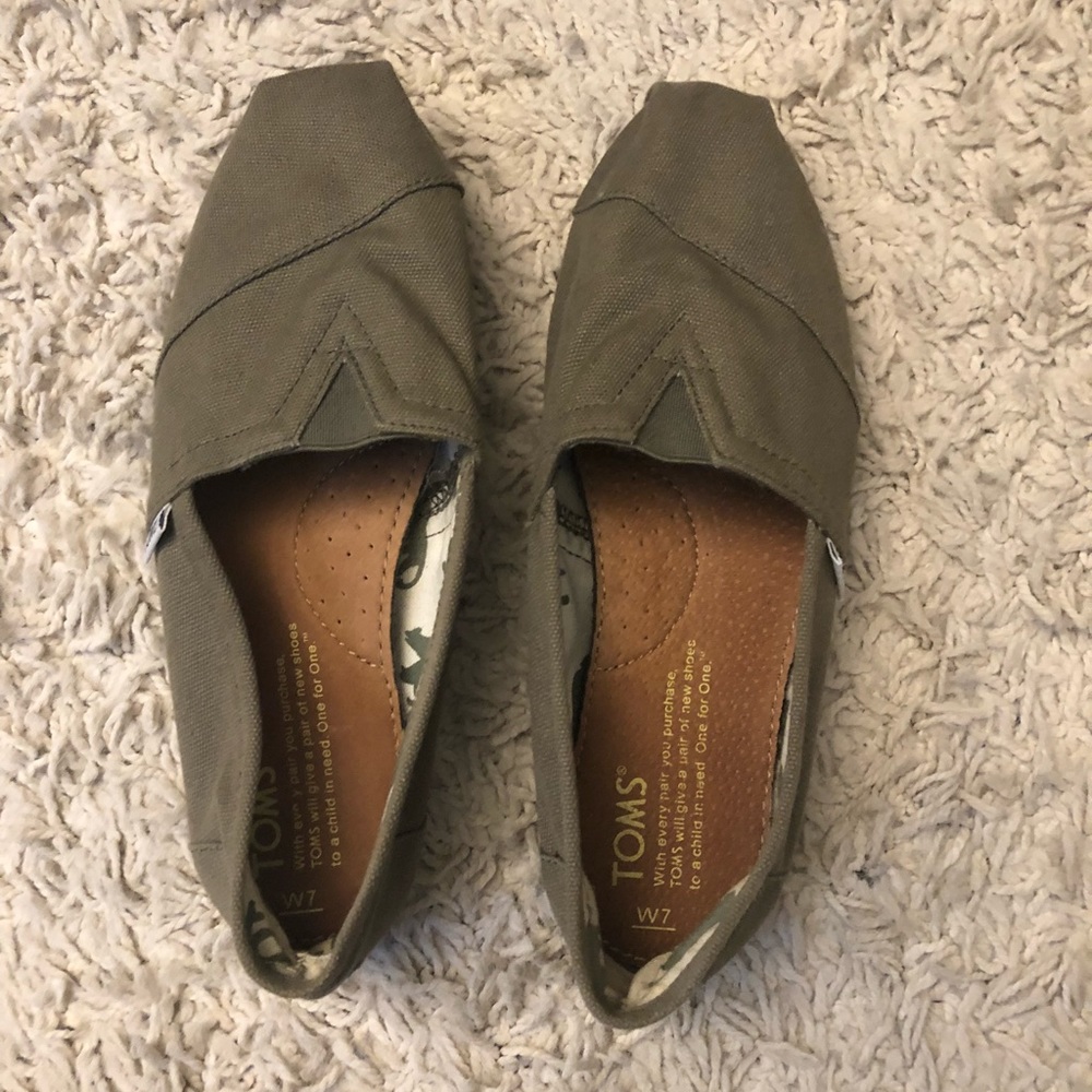 Toms